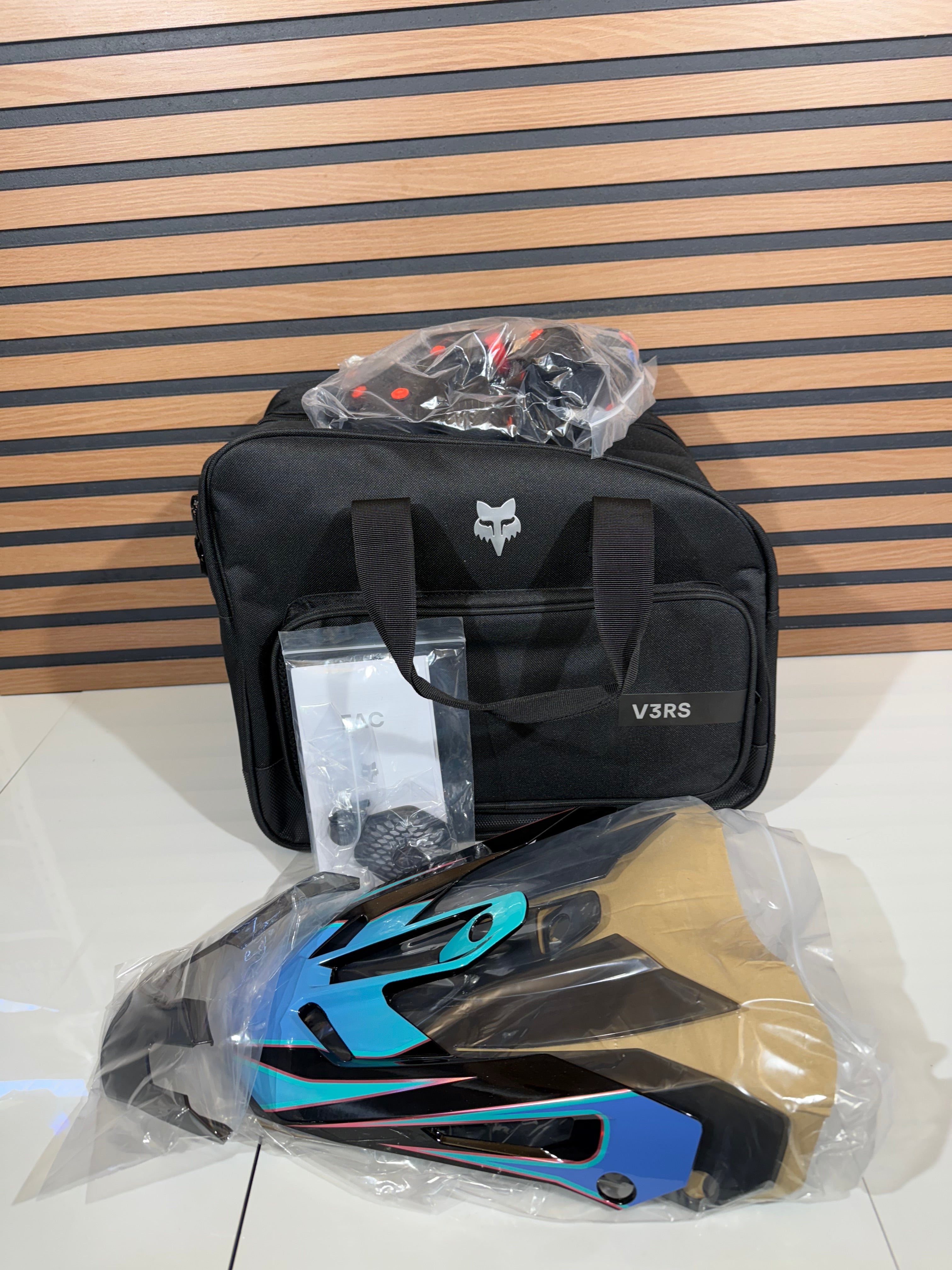 Fox Racing V3 RS Carbon Canvas Helmet Teal / Blue  - Large