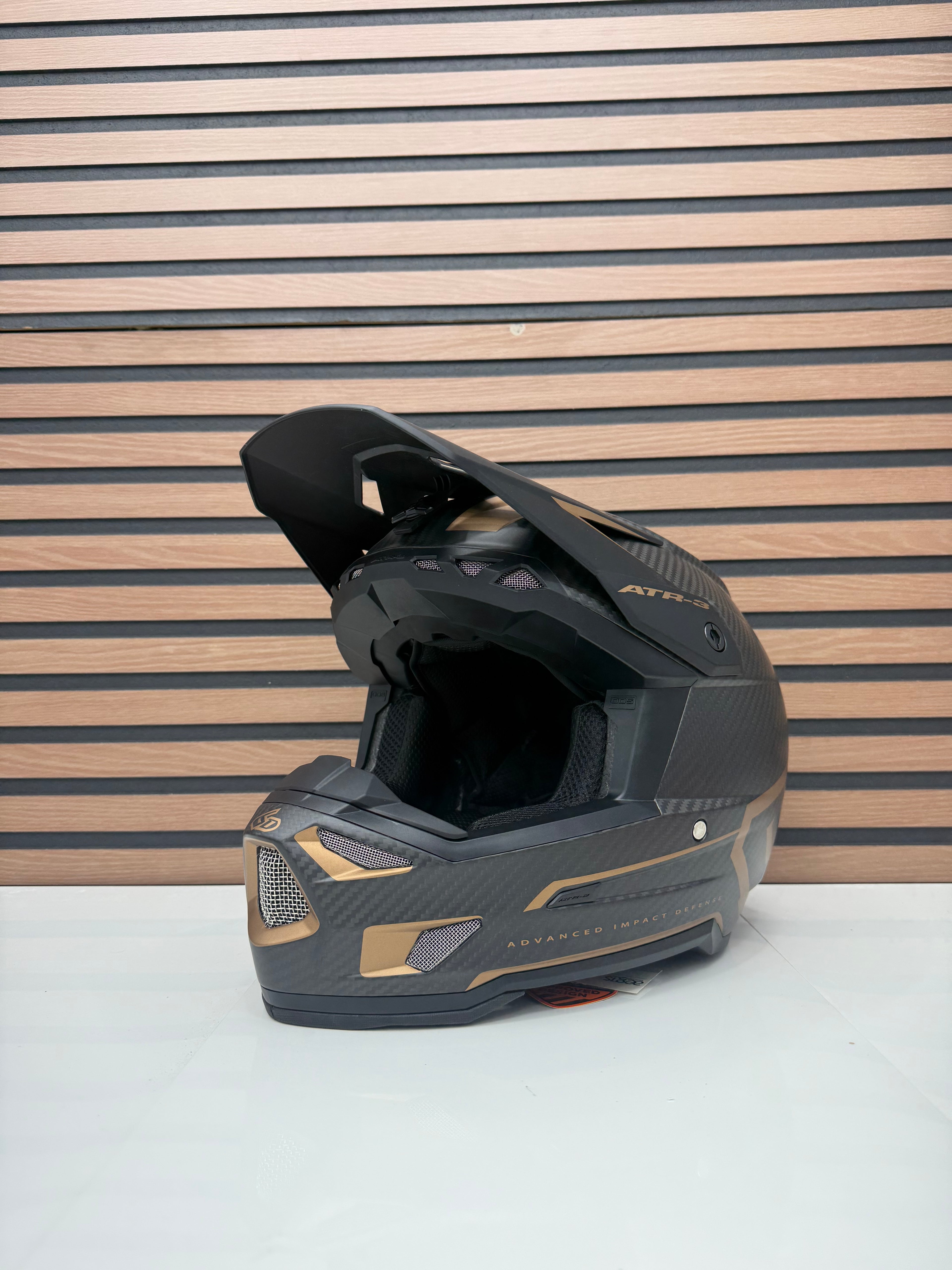6D Helmets ATR-3 Helmet - Nova Matte Bronze / Black Carbon - Medium