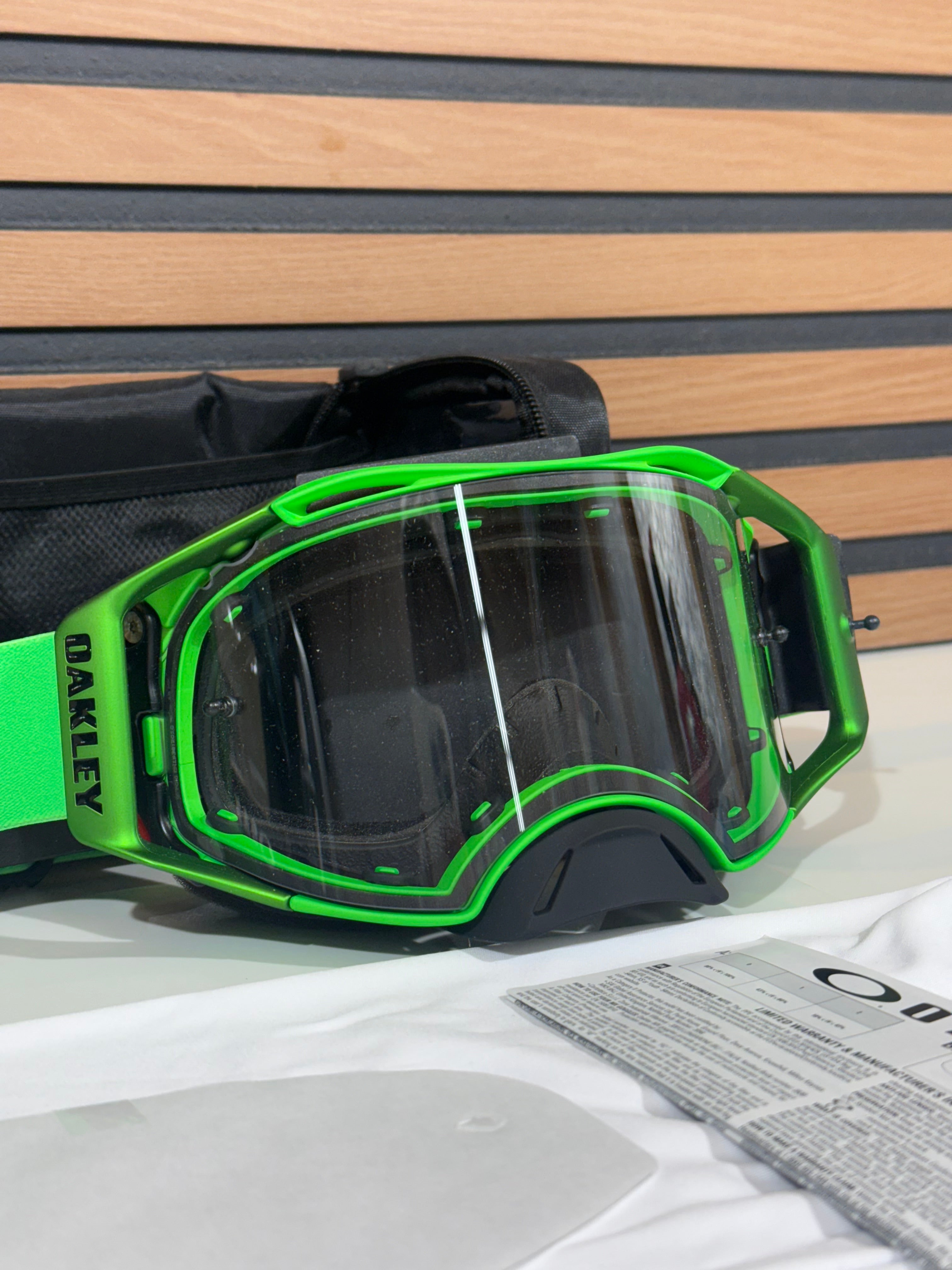 Oakley Airbrake MX Moto Goggles Green - Clear Lens