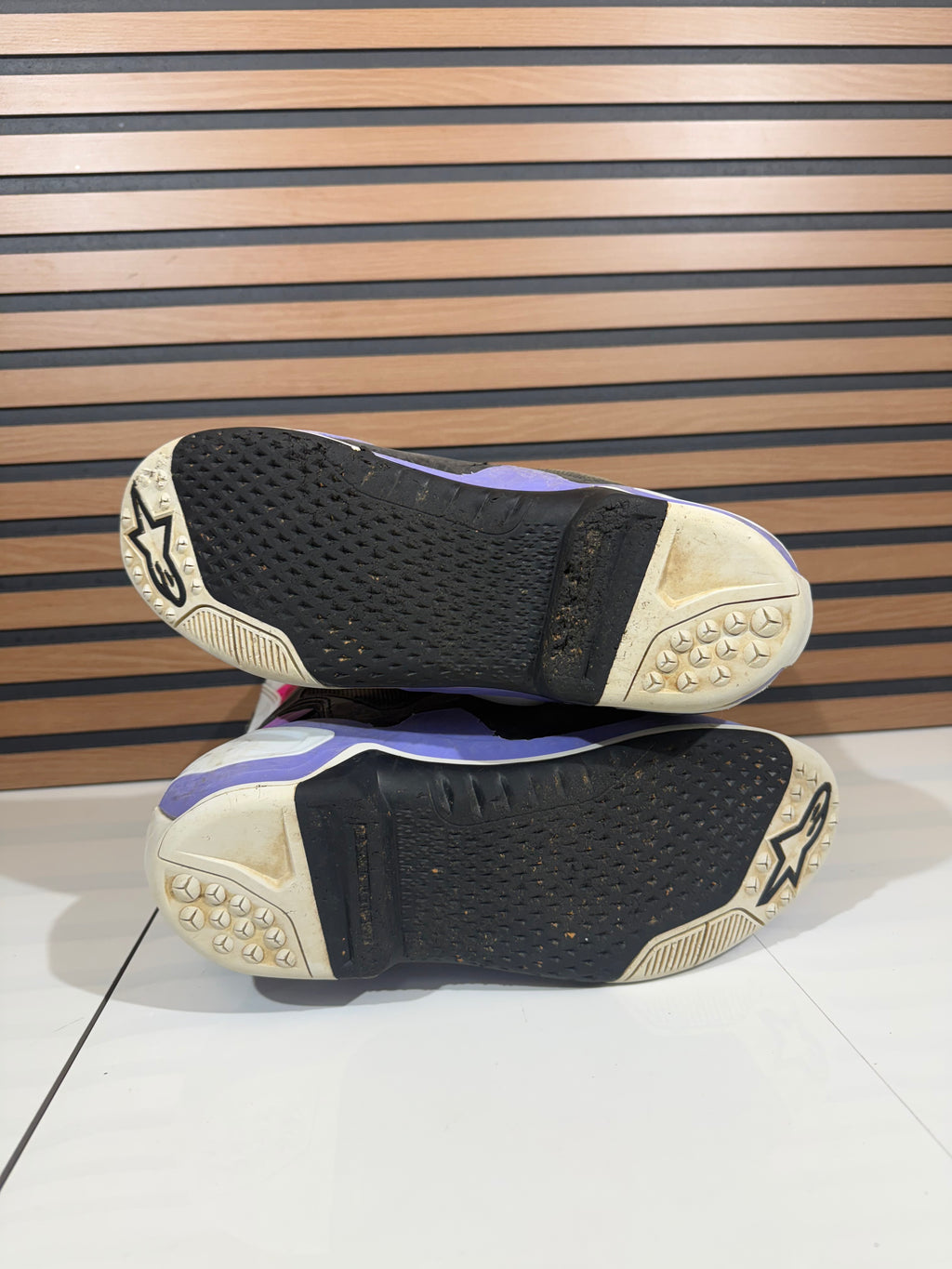 Used Alpinestars Tech 10 Boots Size 9 Daytona - White / Purple / Pink + Inner Booties