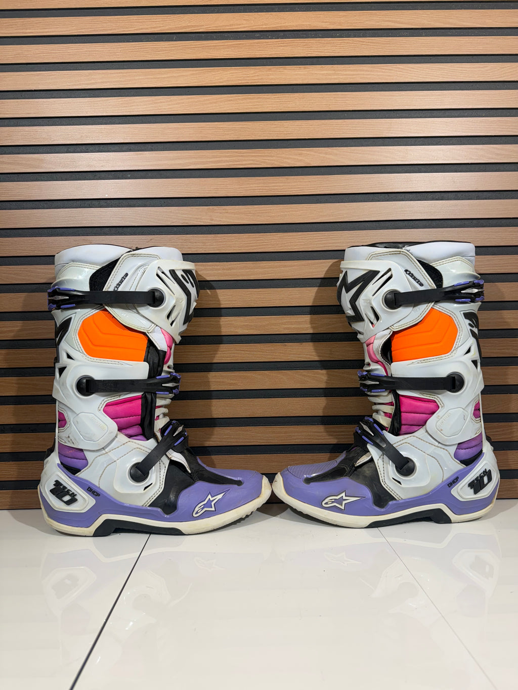 Used Alpinestars Tech 10 Boots Size 9 Daytona - White / Purple / Pink + Inner Booties