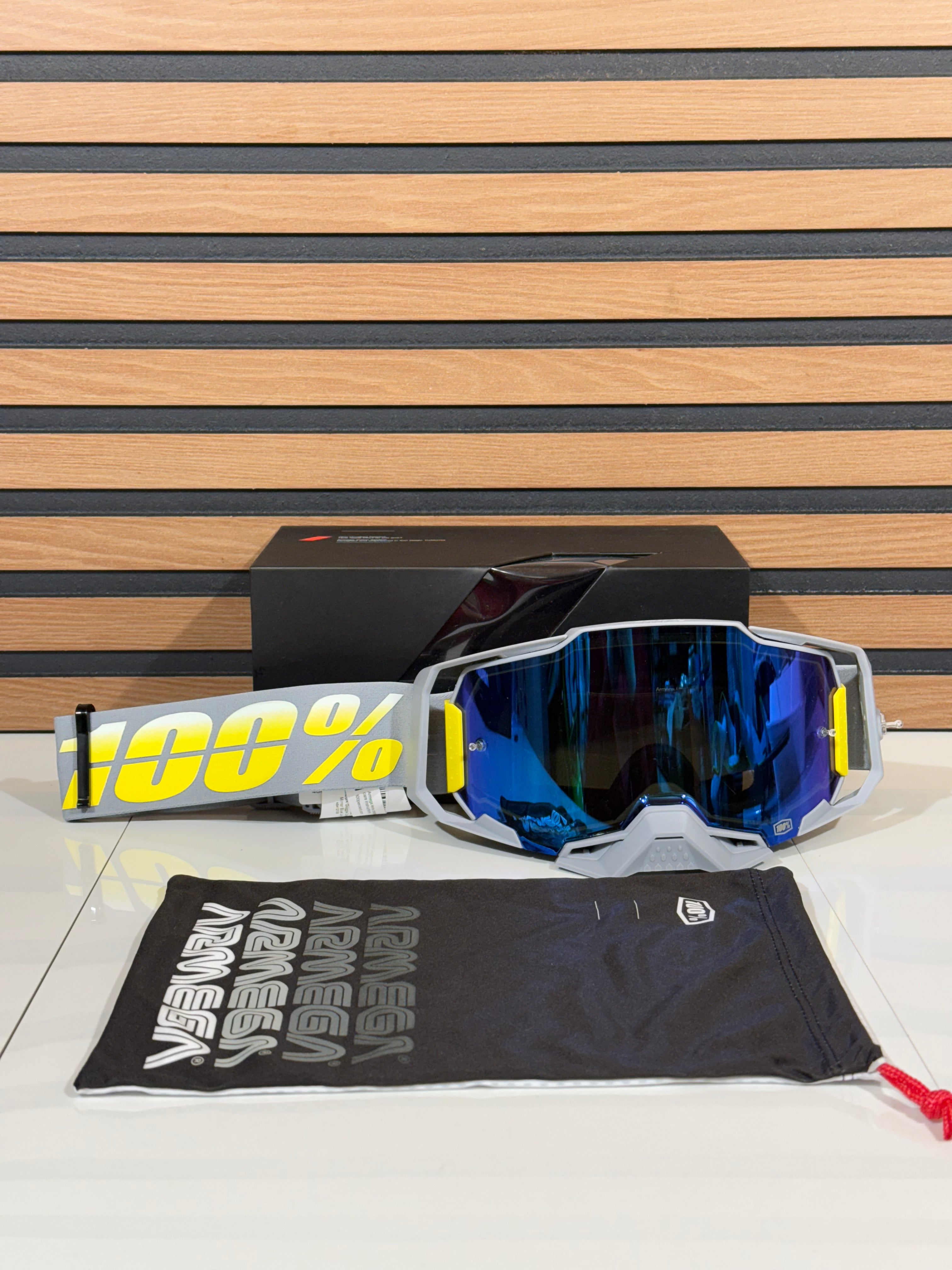 100% Armega Goggles Complex Grey / Yellow - Blue Mirror Lens