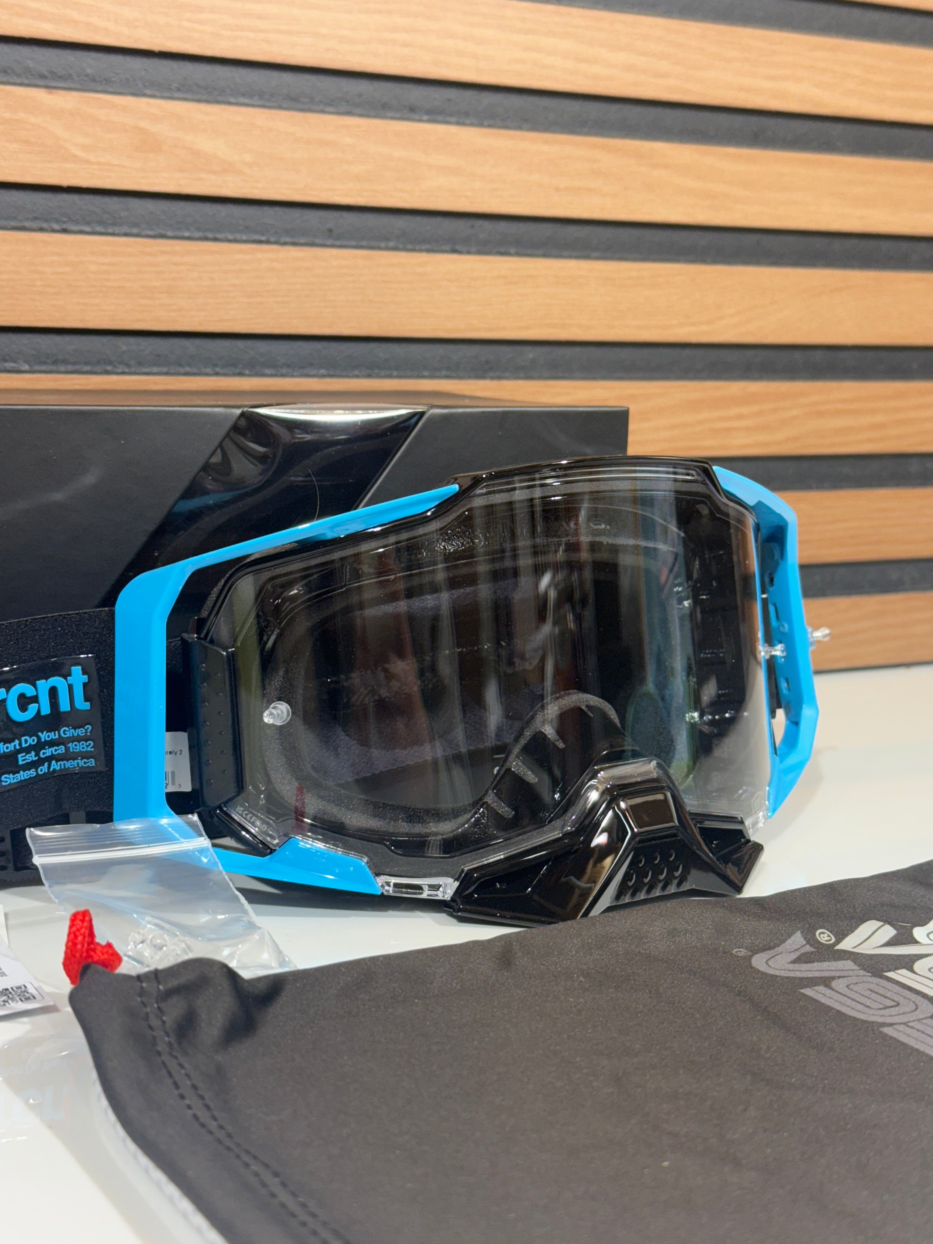 100% Armega Goggle “Barely”Black / Blue - Clear Lens