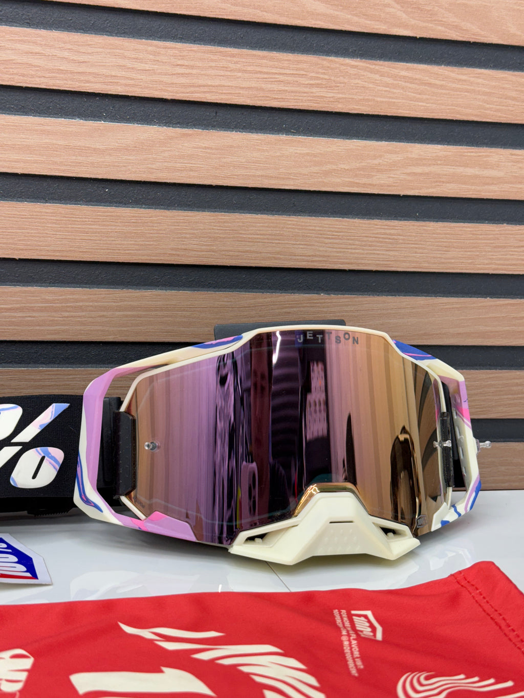 100% Armega Jett Lawrence LE Goggle Pink / Tan - Purple Mirror Lens