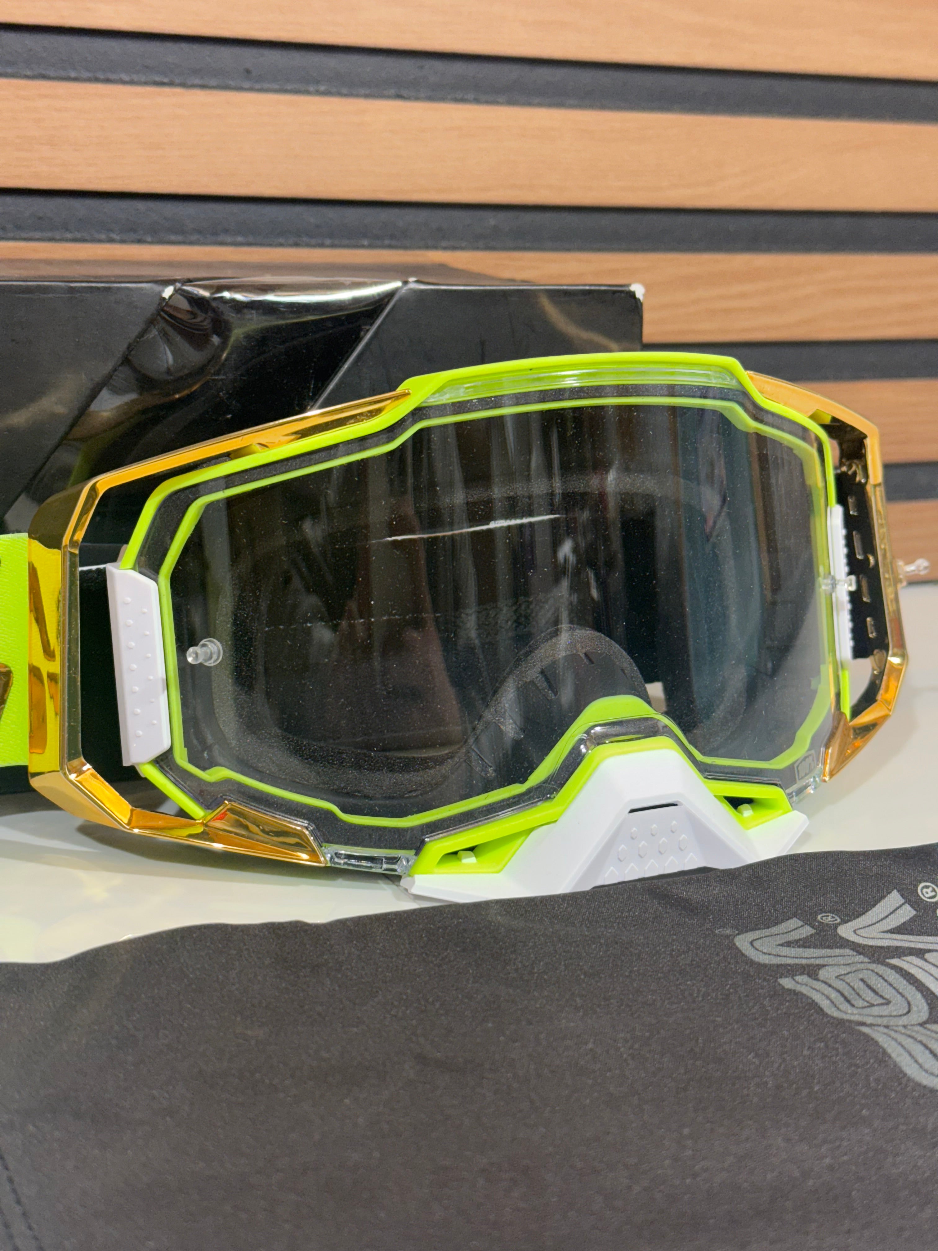 100% Armega Goggle FeelGood Neon / Gold - Clear Lens