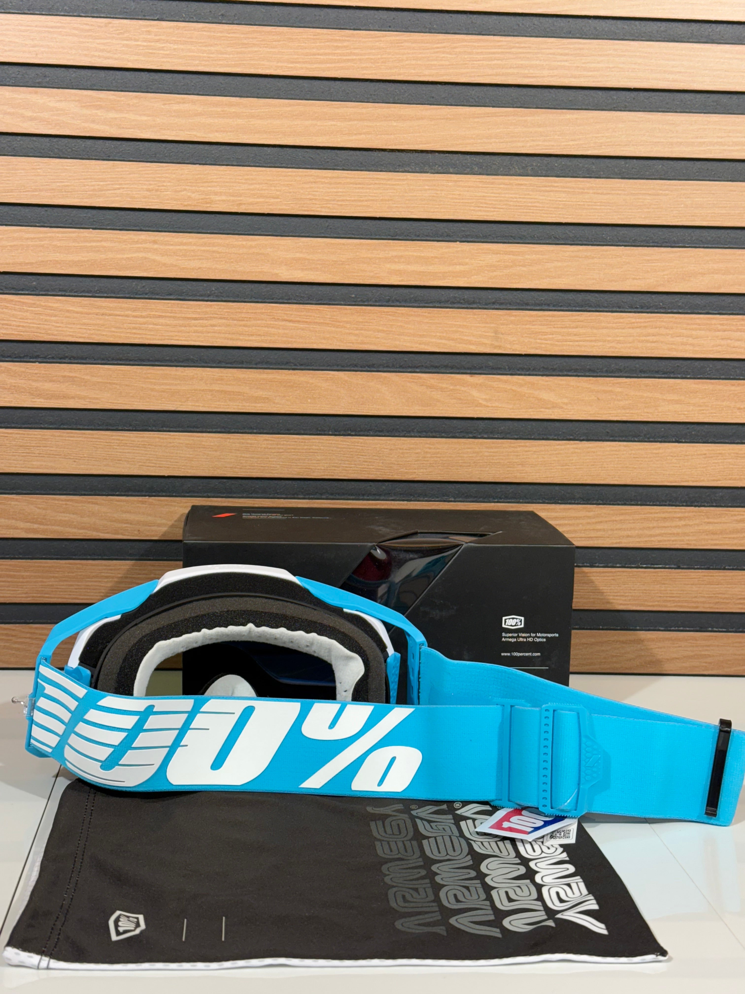 100% Armega Oversized Sky Blue / White - Blue Mirror Lens Goggles