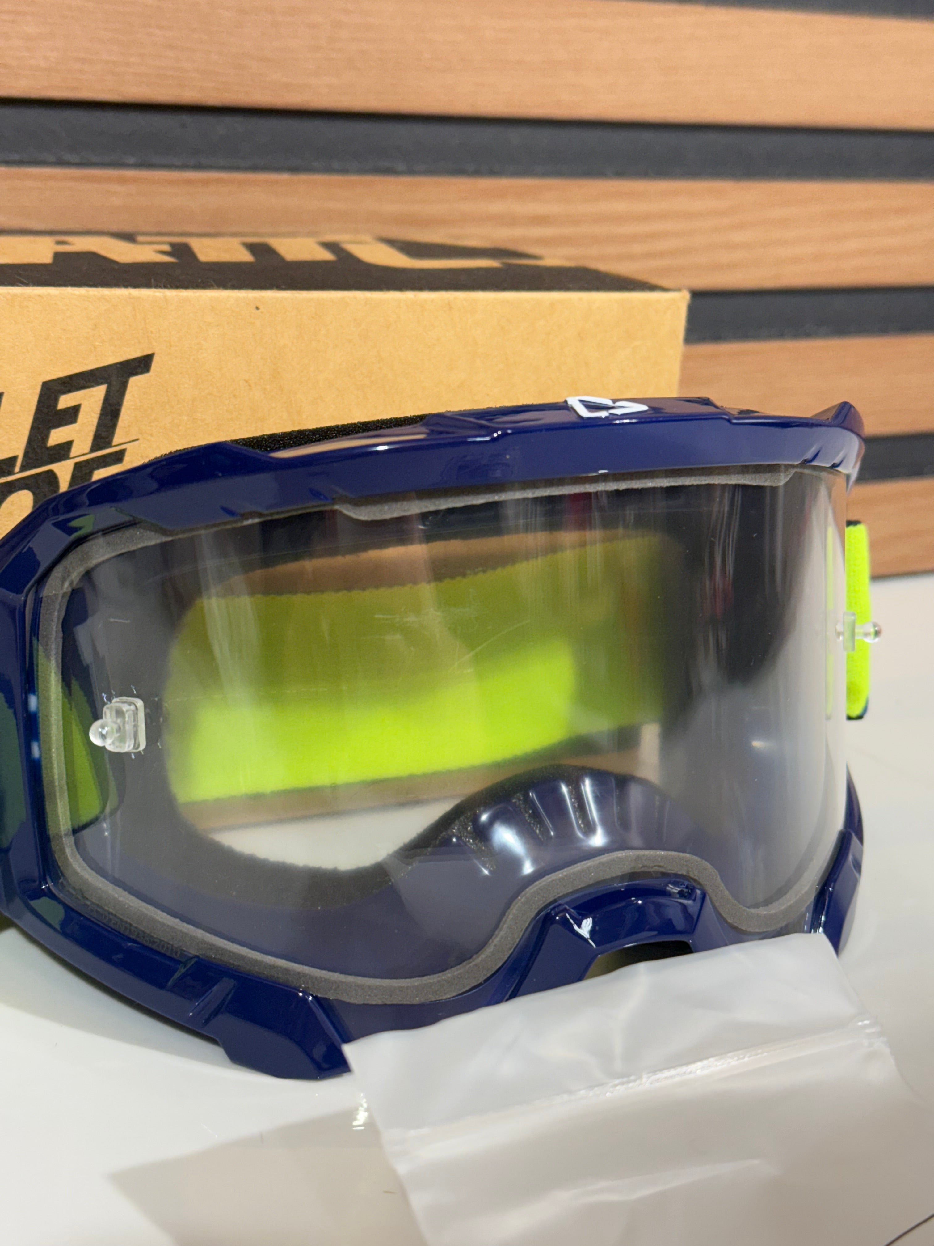LEATT VELOCITY 4.5 MOTO MX GOGGLES Blue / Neon - Clear Lens