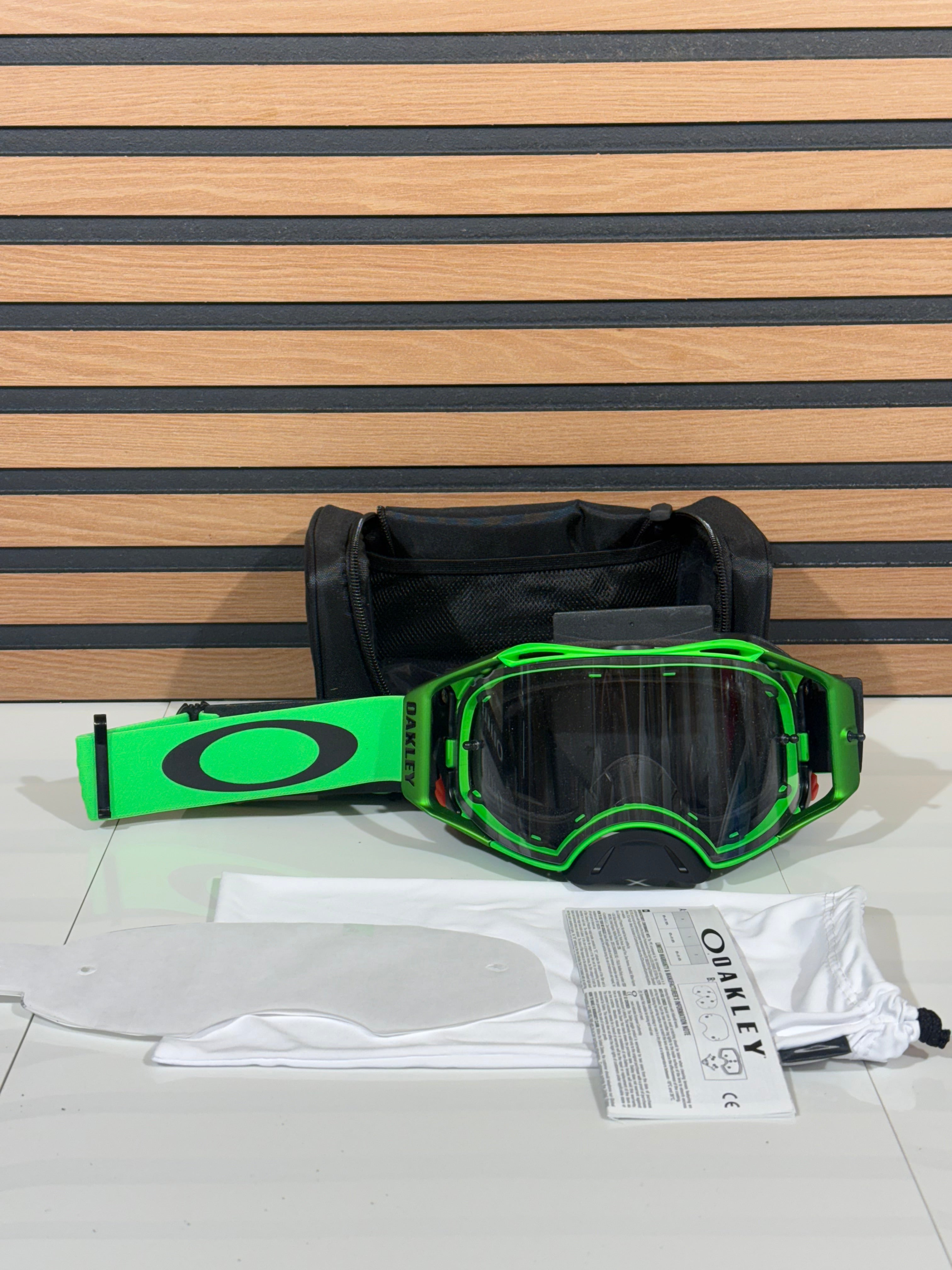 Oakley Airbrake MX Moto Goggles Green - Clear Lens
